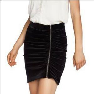 Women's Moody Hues Rich BLACK Velvet with Zipper Mini Skirt 💖